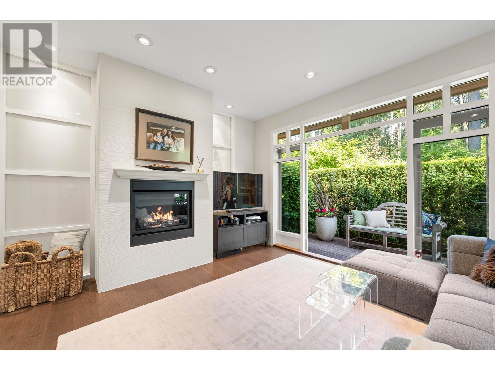 48 3639 Aldercrest Drive, North Vancouver, British Columbia  V7G 0A1 - Photo 2 - R3004884