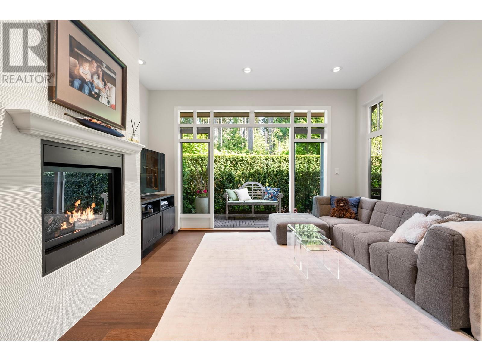 48 3639 Aldercrest Drive, North Vancouver, British Columbia  V7G 0A1 - Photo 3 - R3004884