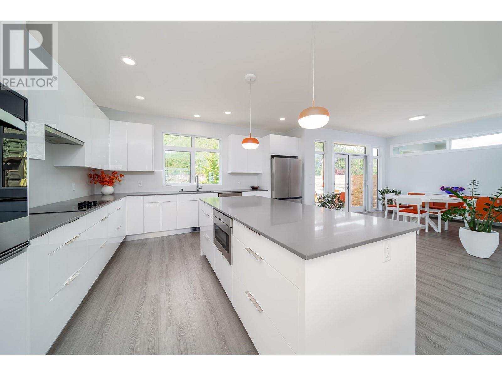 3702 Astoria Drive, West Kelowna, British Columbia  V4T 0B1 - Photo 5 - 10348578