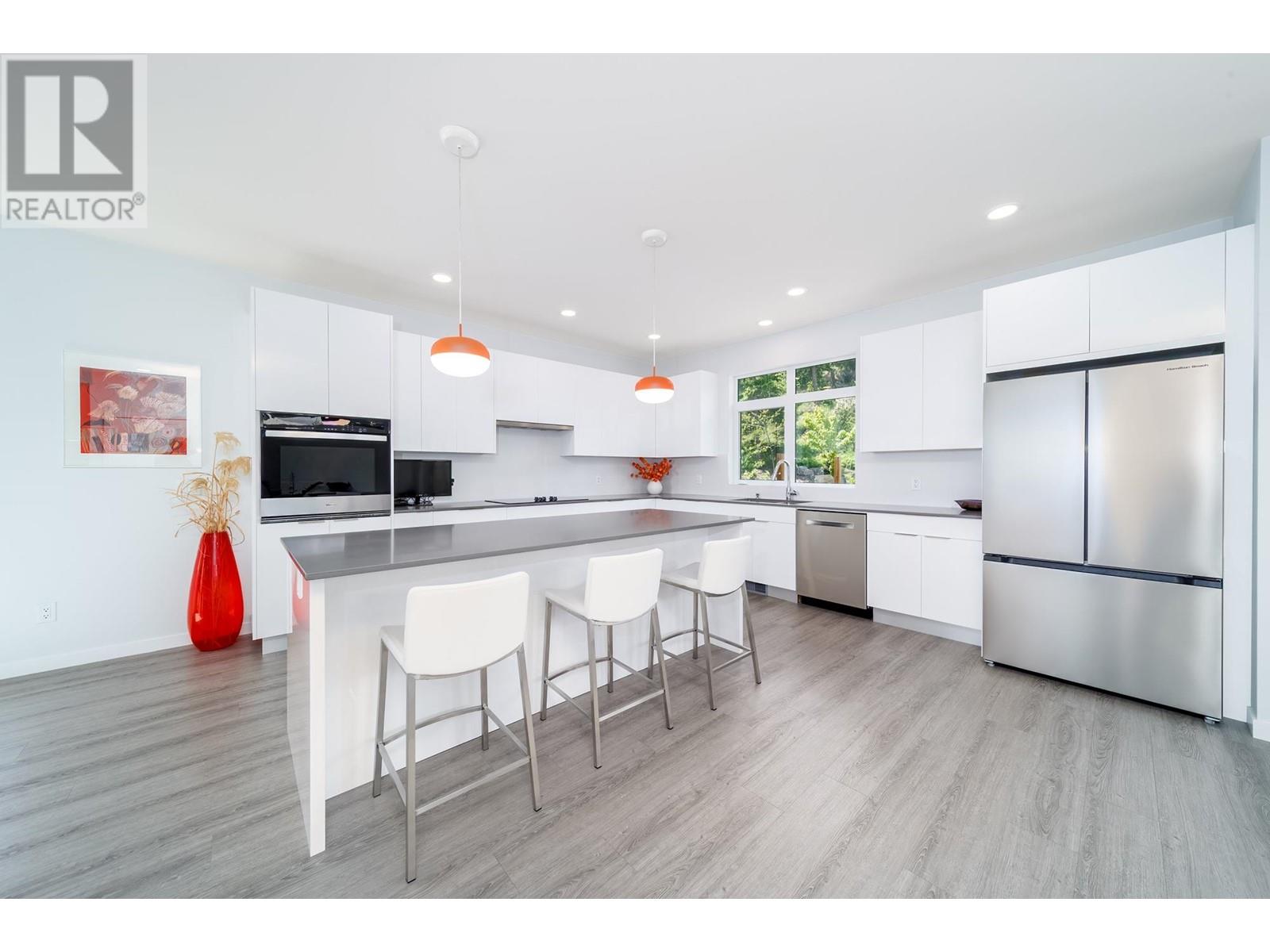 3702 Astoria Drive, West Kelowna, British Columbia  V4T 0B1 - Photo 4 - 10348578