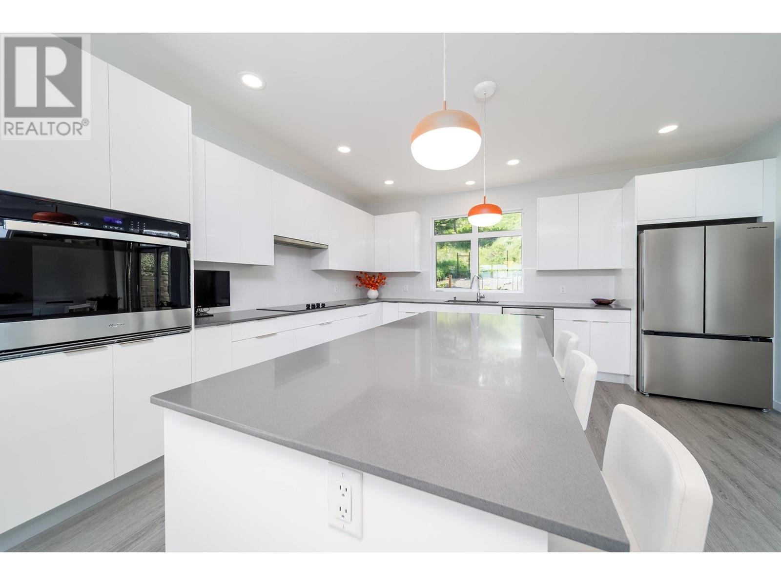 3702 Astoria Drive, West Kelowna, British Columbia  V4T 0B1 - Photo 6 - 10348578