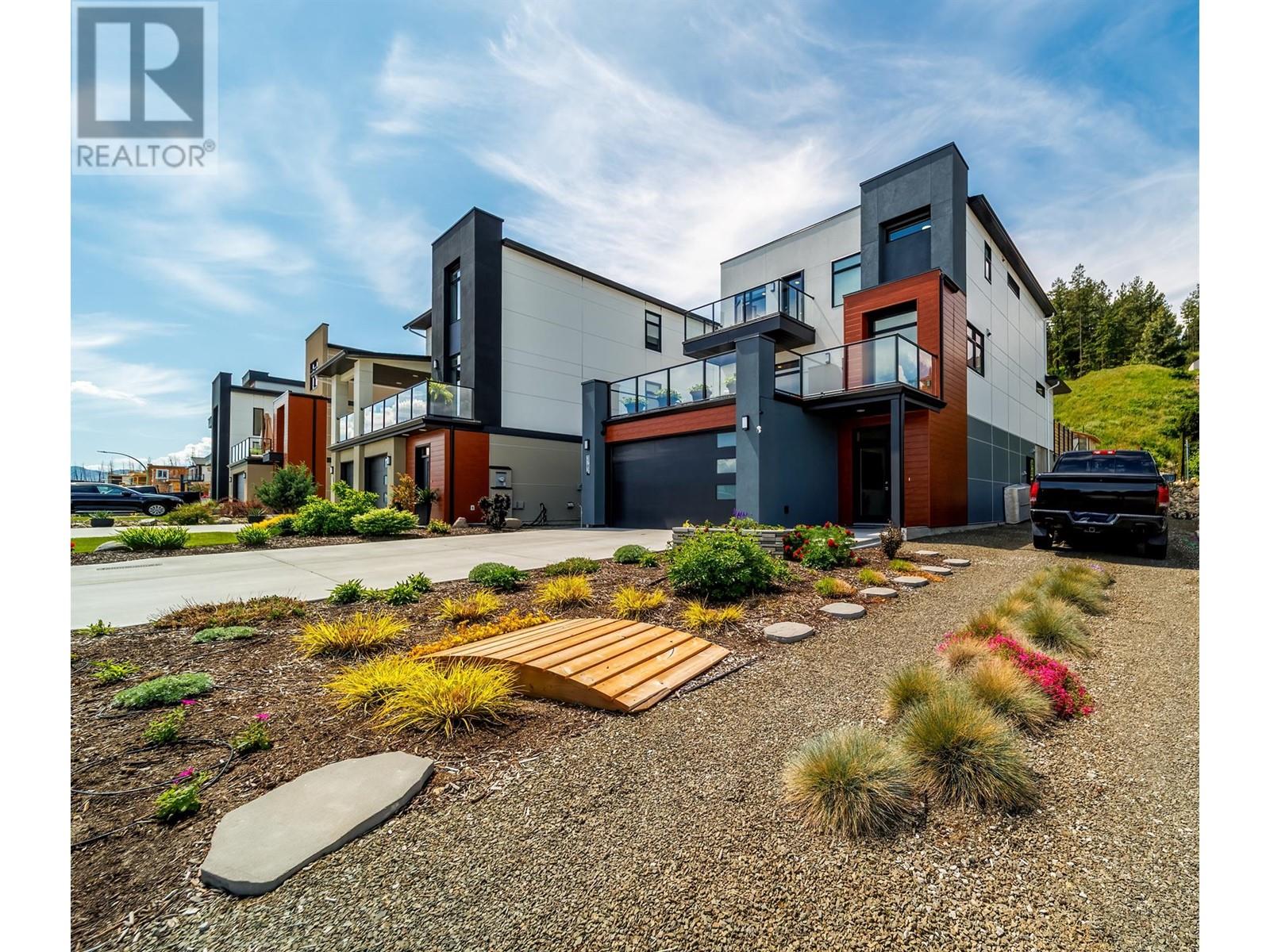 3702 Astoria Drive, West Kelowna, British Columbia  V4T 0B1 - Photo 2 - 10348578