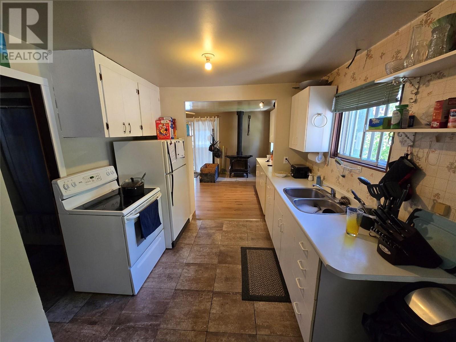 404 Haywood Road, Clearwater, British Columbia  V0E 1N1 - Photo 4 - 10348593