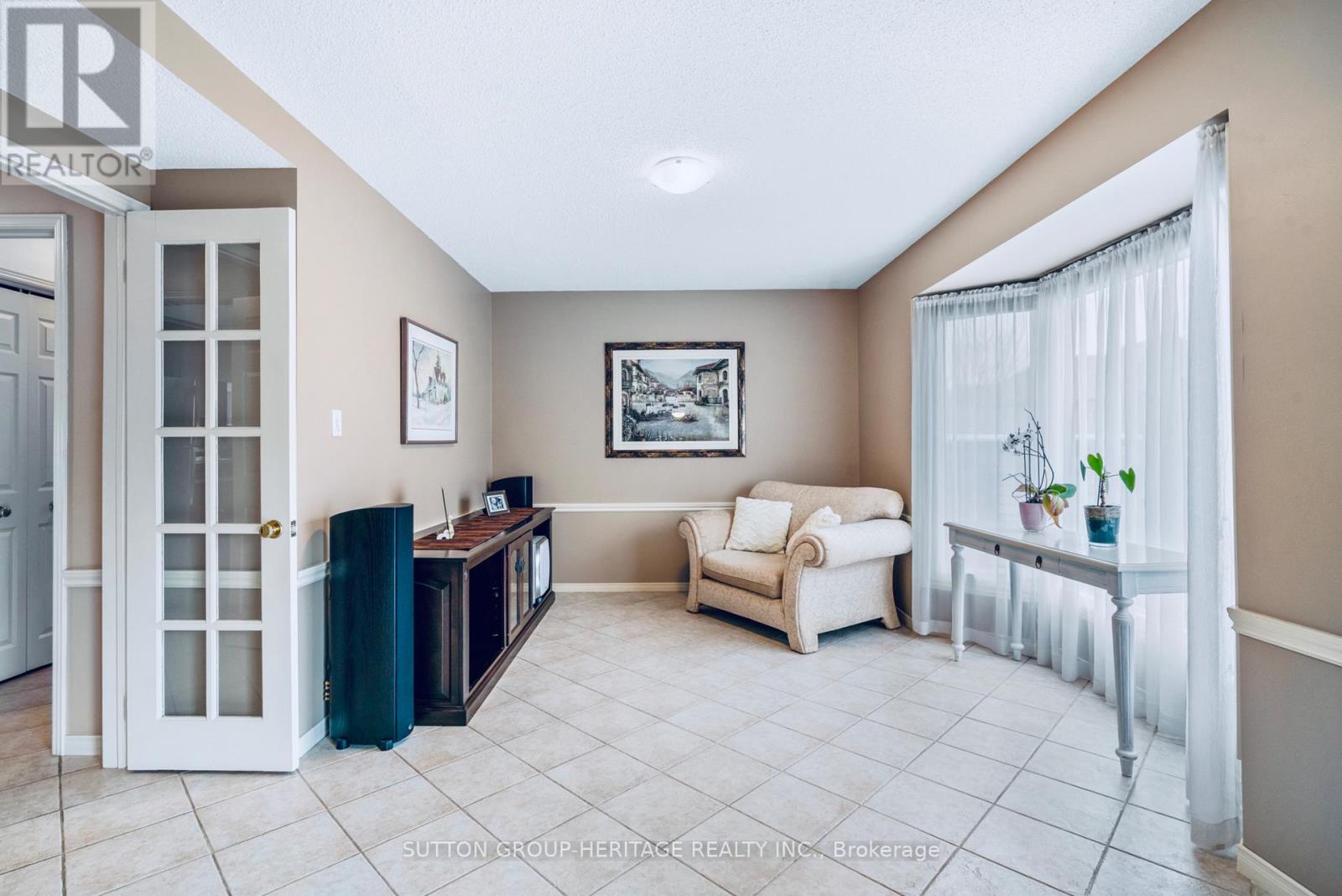 943 Gablehurst Crescent, Pickering, Ontario  L1V 5G6 - Photo 9 - E12147380