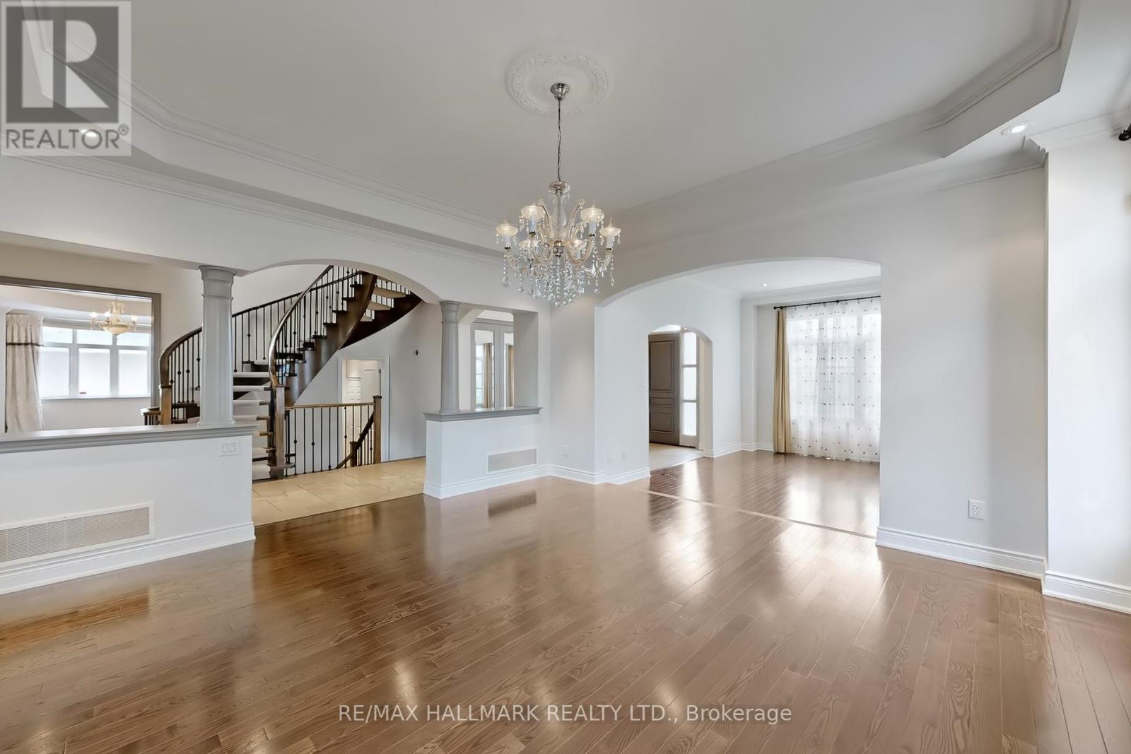 383 Paradelle Drive, Richmond Hill, Ontario  L4E 4R8 - Photo 10 - N12155604