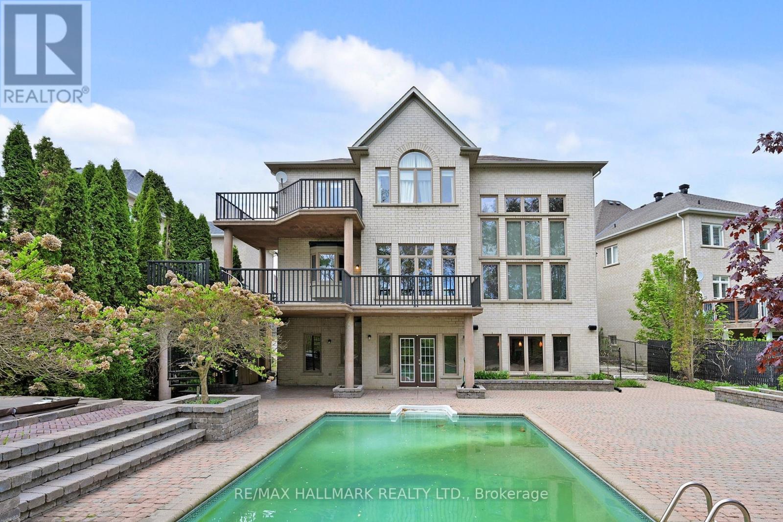 Property at 383 PARADELLE DRIVE image 2