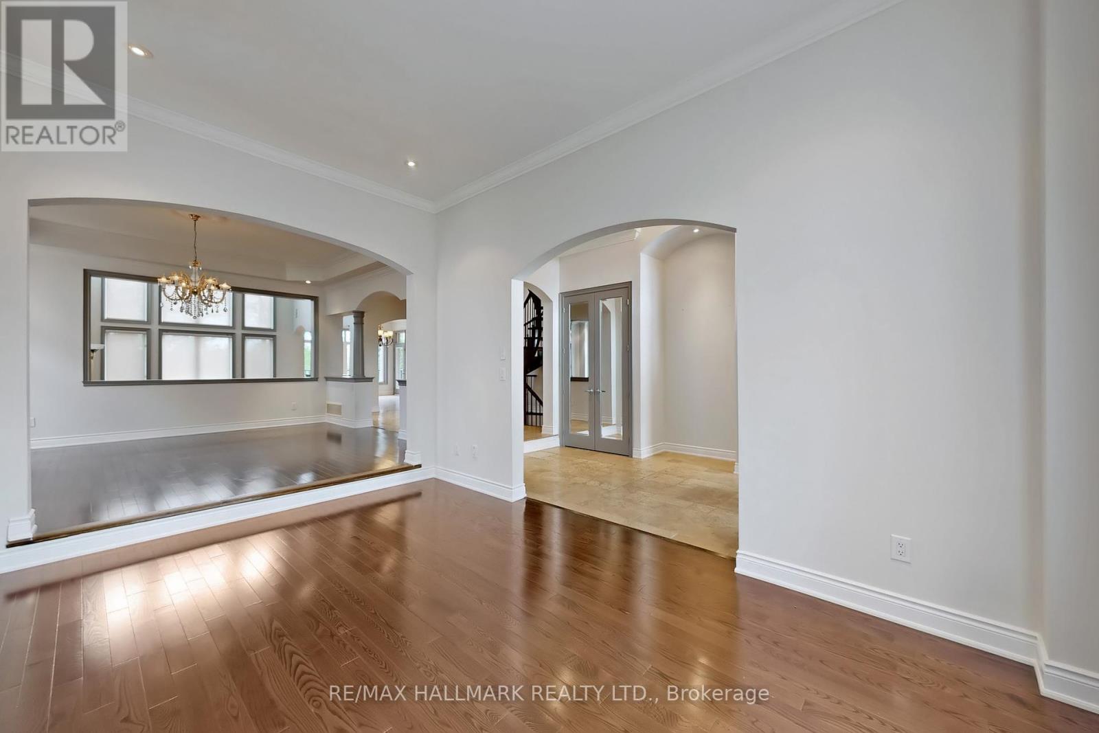 383 Paradelle Drive, Richmond Hill, Ontario  L4E 4R8 - Photo 7 - N12155604