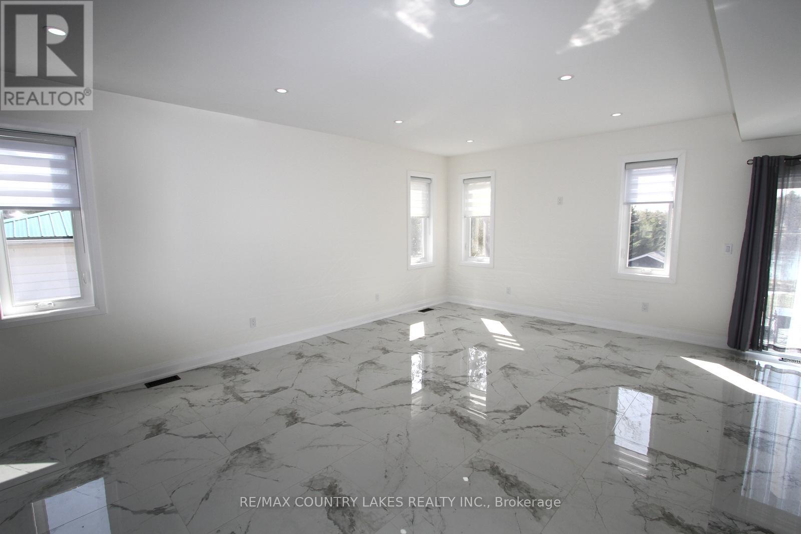 20a Hargrave Road, Kawartha Lakes, Ontario  K0M 2B0 - Photo 11 - X12040404