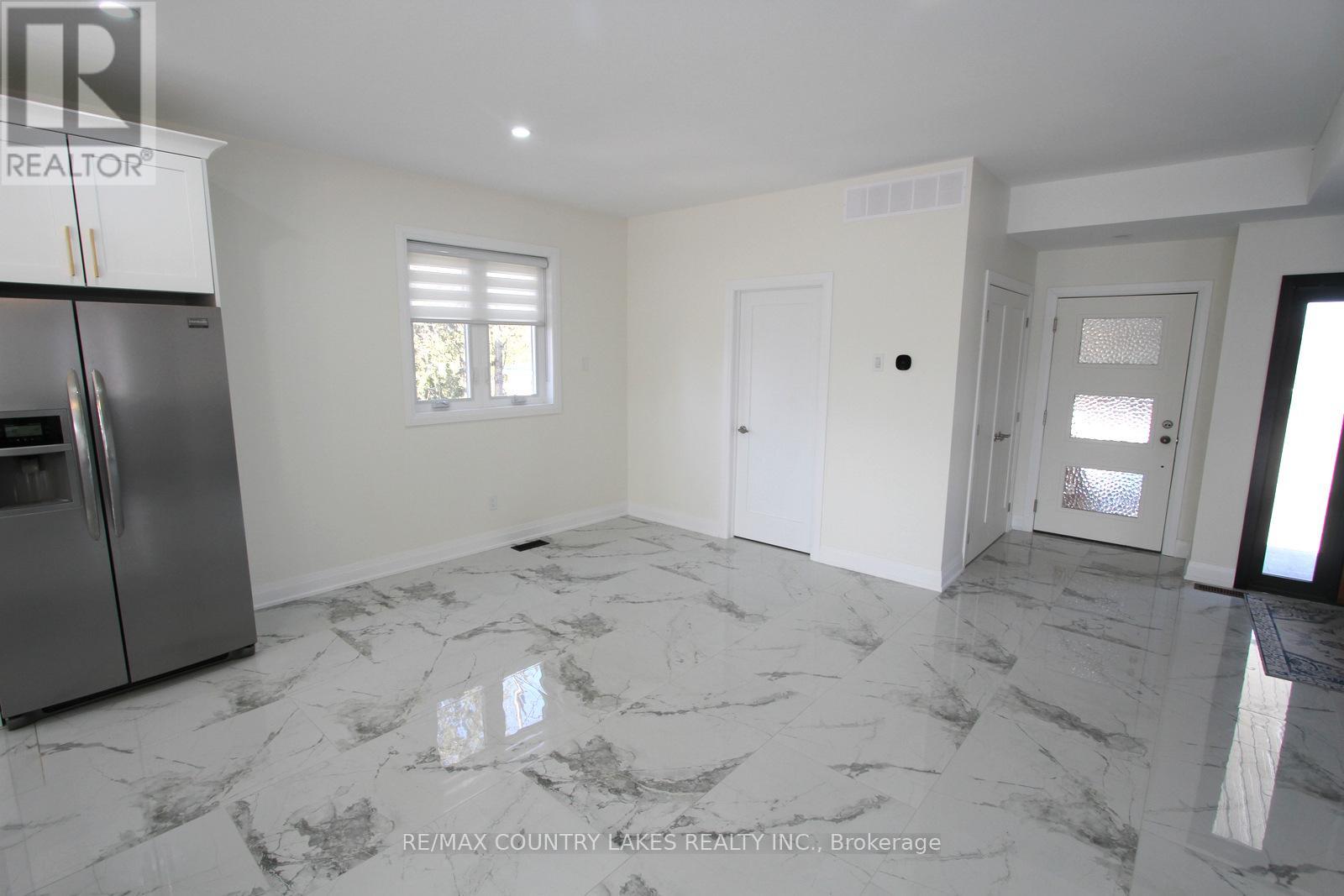 20a Hargrave Road, Kawartha Lakes, Ontario  K0M 2B0 - Photo 8 - X12040404