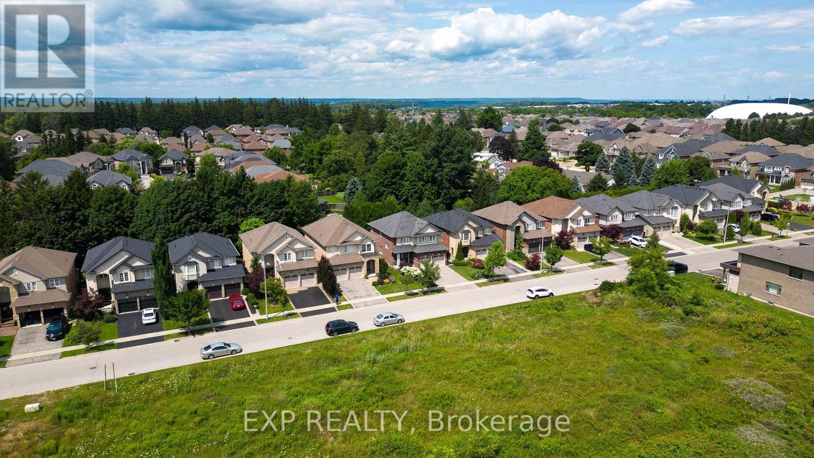 Property at 36 SECINARO AVENUE image 2