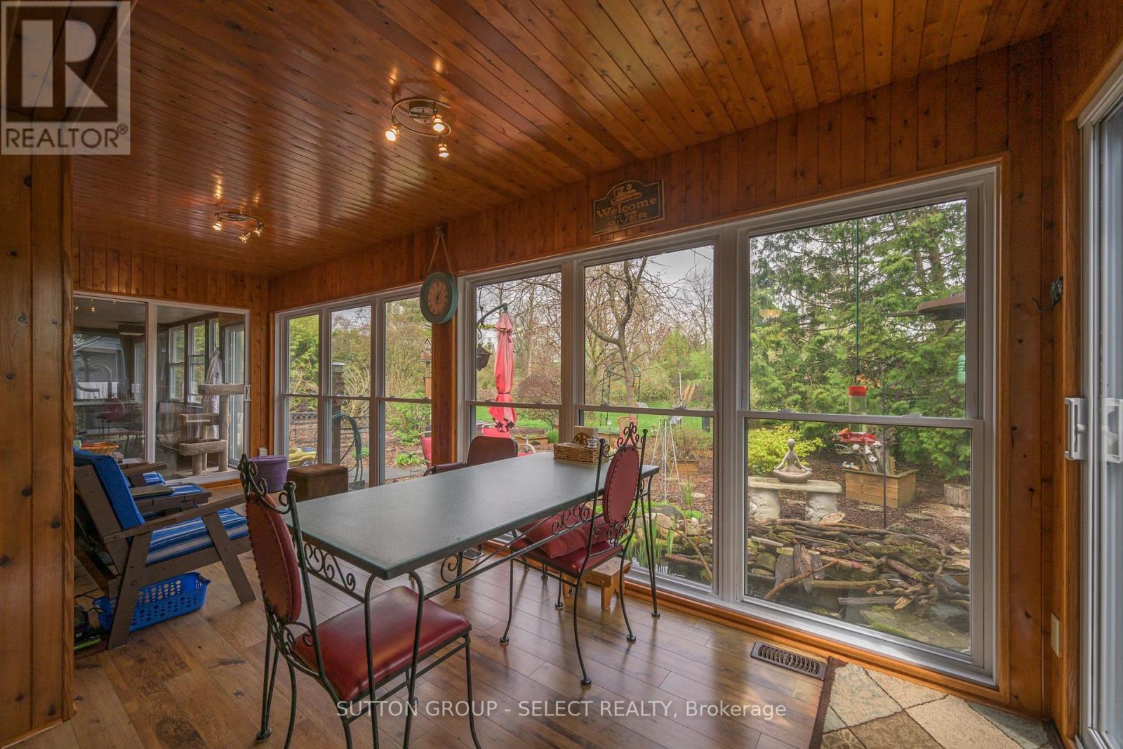 8444 Lazy Lane, Lambton Shores, Ontario  N0M 2N0 - Photo 17 - X12136178
