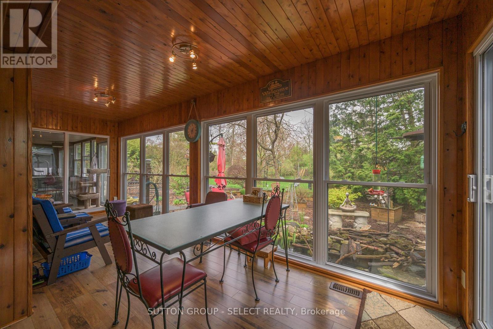 8444 Lazy Lane, Lambton Shores, Ontario  N0M 2N0 - Photo 14 - X12136178