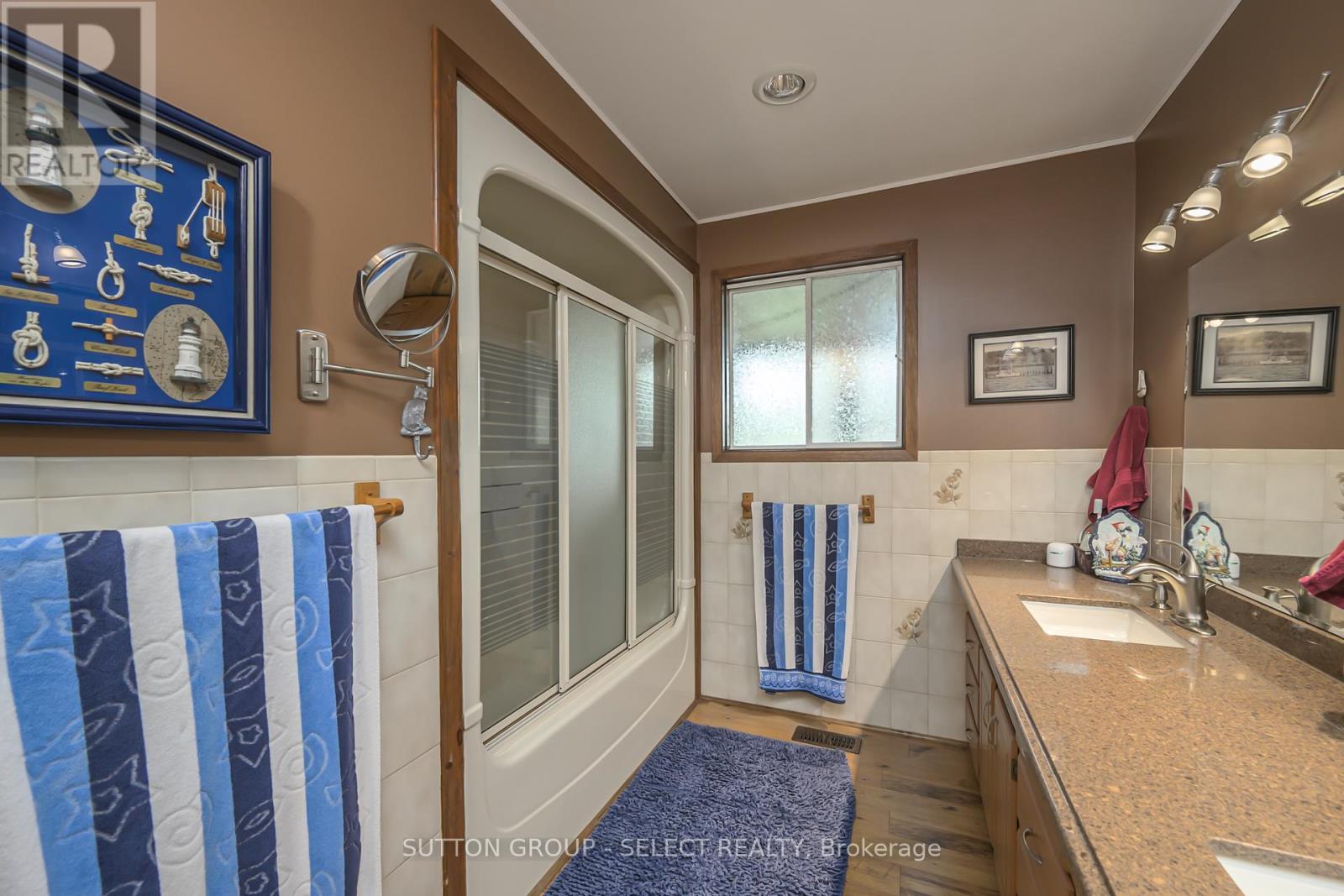 8444 Lazy Lane, Lambton Shores, Ontario  N0M 2N0 - Photo 24 - X12136178