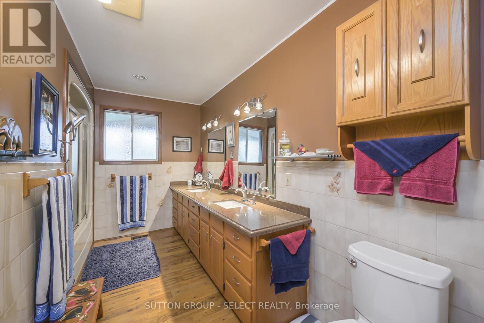 8444 Lazy Lane, Lambton Shores, Ontario  N0M 2N0 - Photo 23 - X12136178