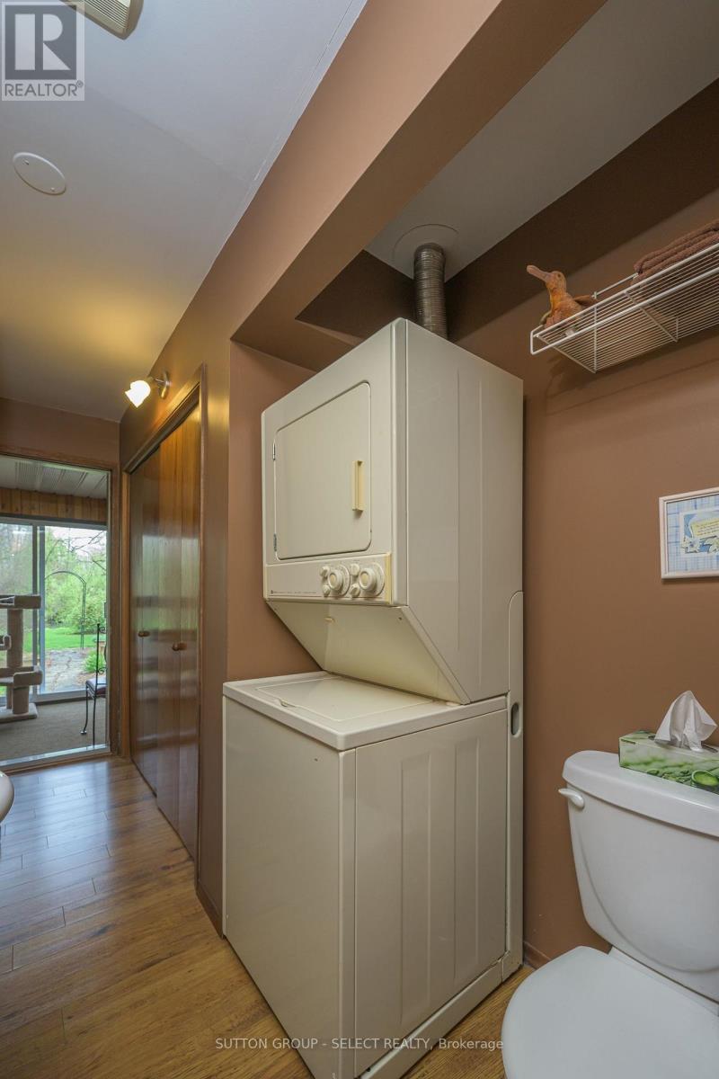 8444 Lazy Lane, Lambton Shores, Ontario  N0M 2N0 - Photo 27 - X12136178