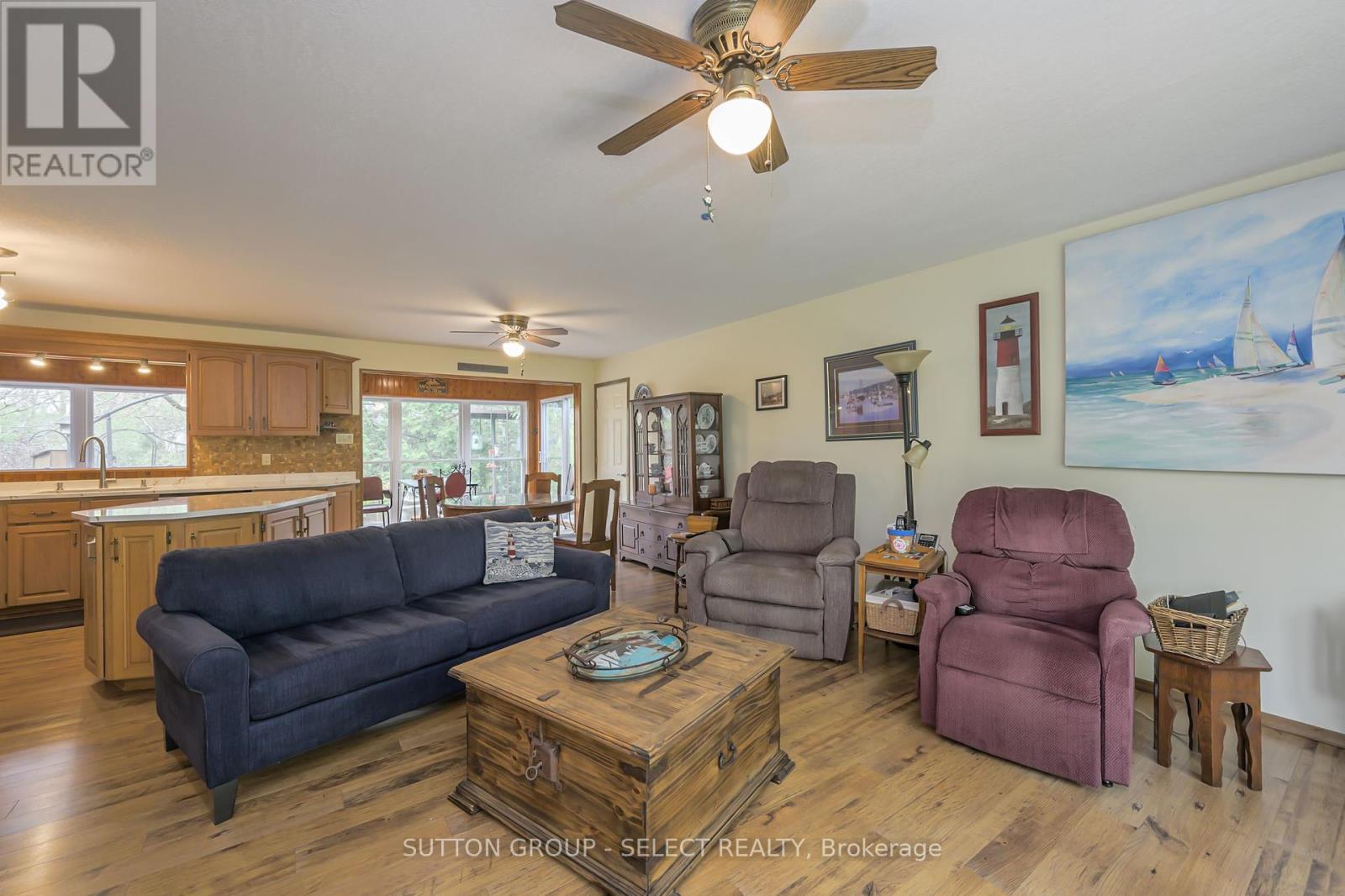 8444 Lazy Lane, Lambton Shores, Ontario  N0M 2N0 - Photo 6 - X12136178