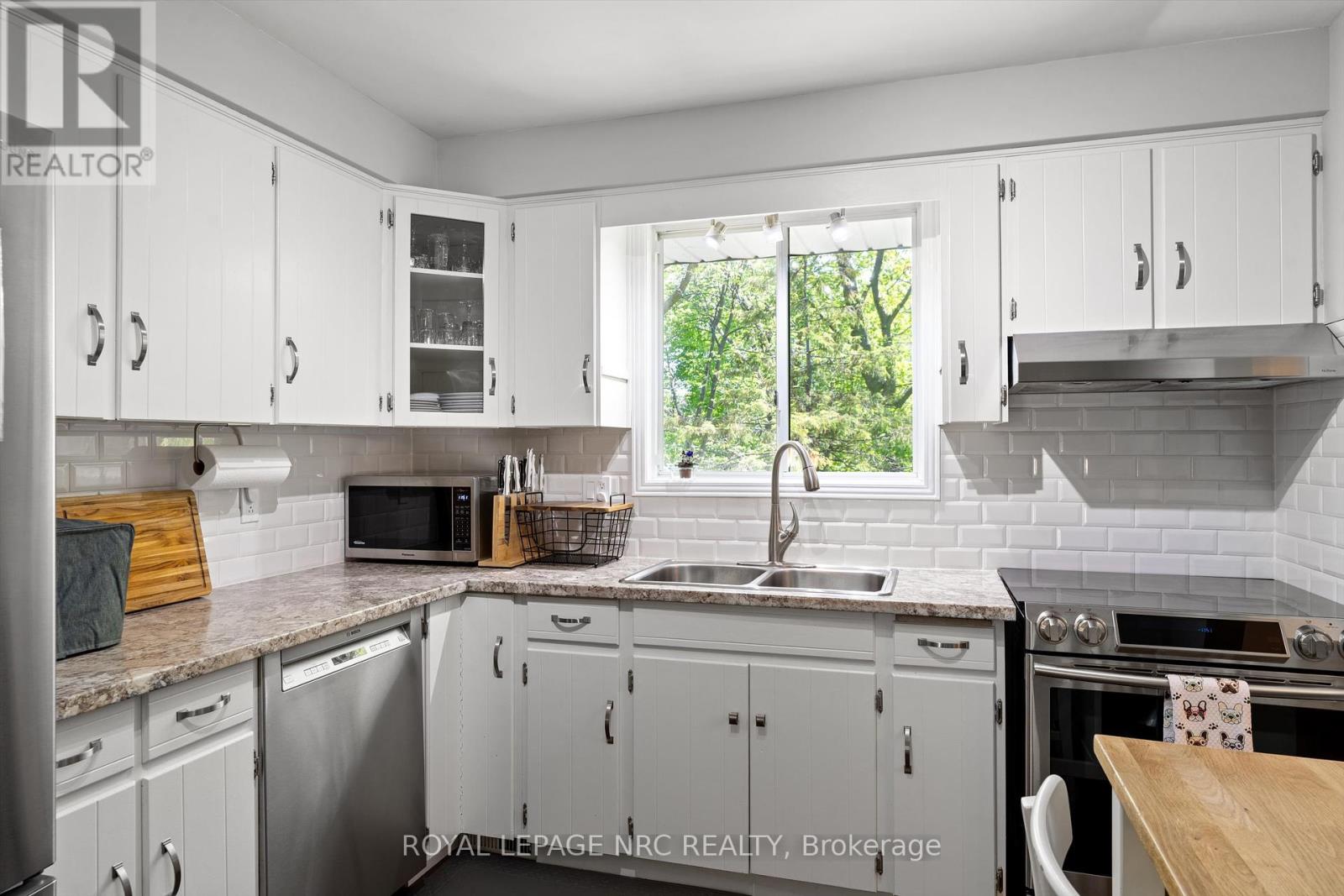 36 Royal Oak Drive, St. Catharines, Ontario  L2N 6K7 - Photo 21 - X12076559