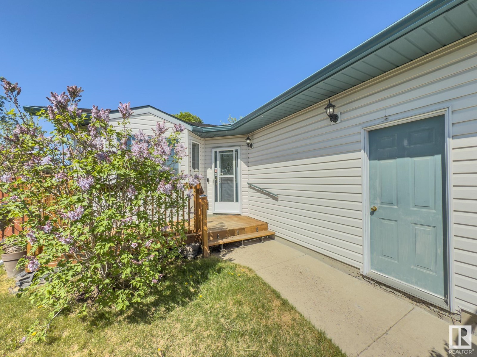 Property at 5210 50 ST image 5