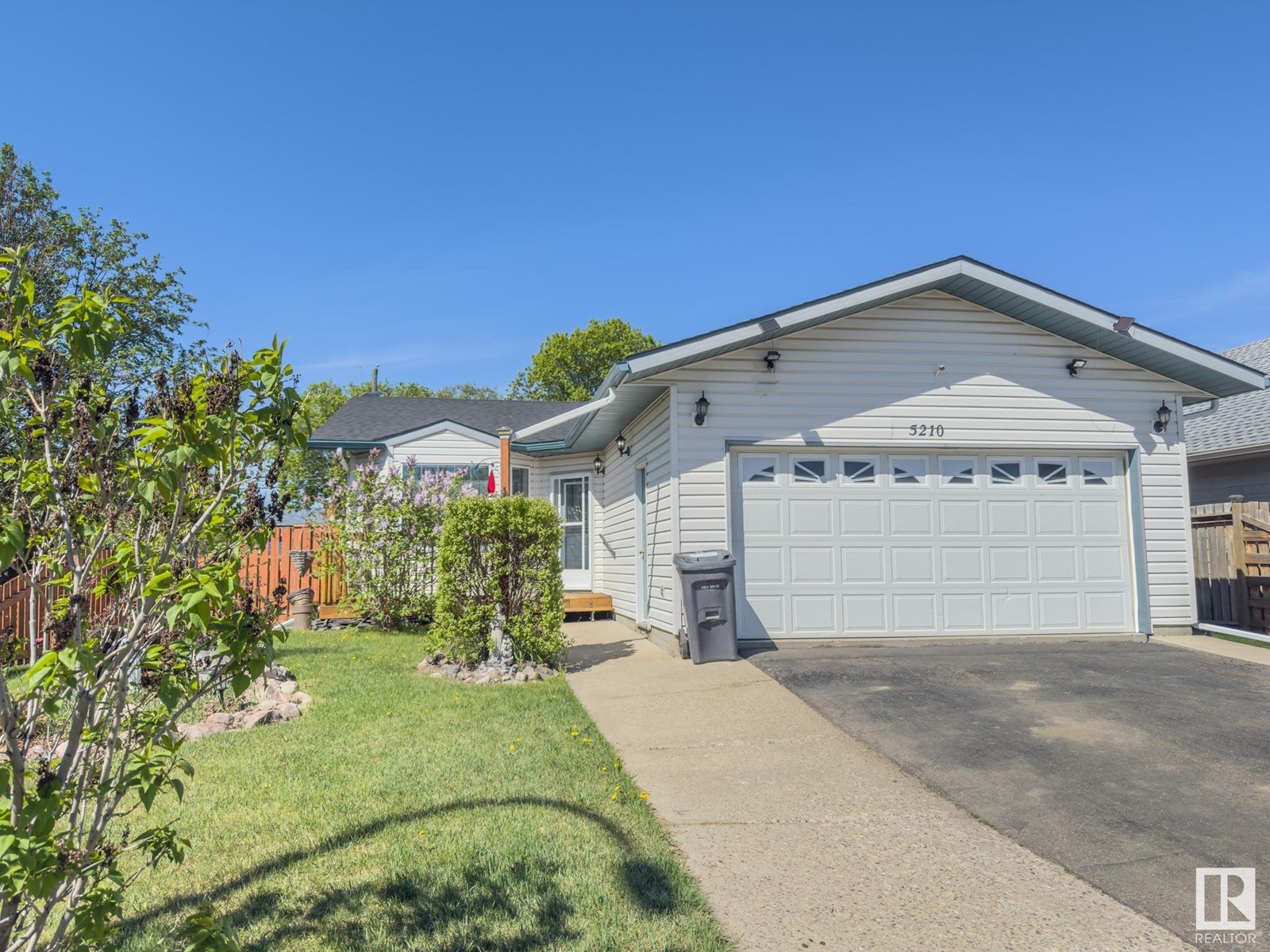 Property at 5210 50 ST image 1