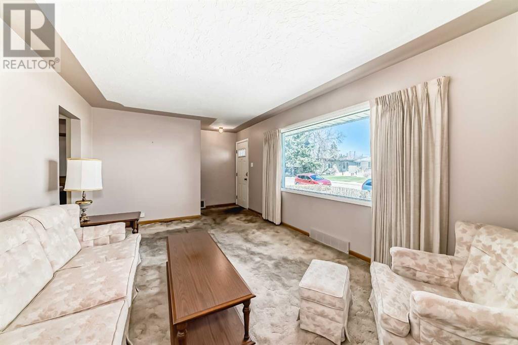 2433 25 Avenue Nw, Calgary, Alberta  T2M 2C6 - Photo 7 - A2213734