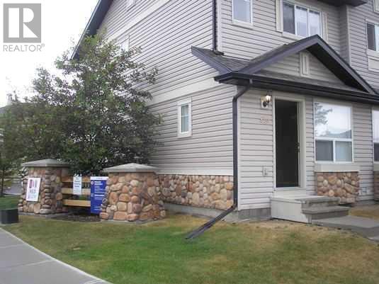 501 Saddlecrest Boulevard Ne, Calgary, Alberta  T3J 0G2 - Photo 2 - A2222291