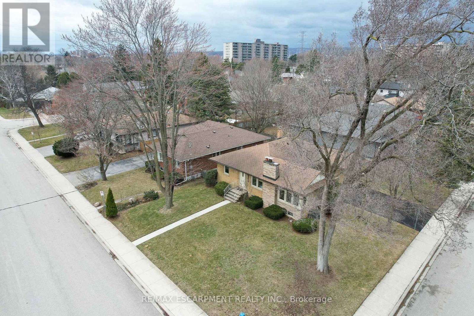 1435 Alfred Crescent, Burlington, Ontario  L7S 1K8 - Photo 8 - W12042521