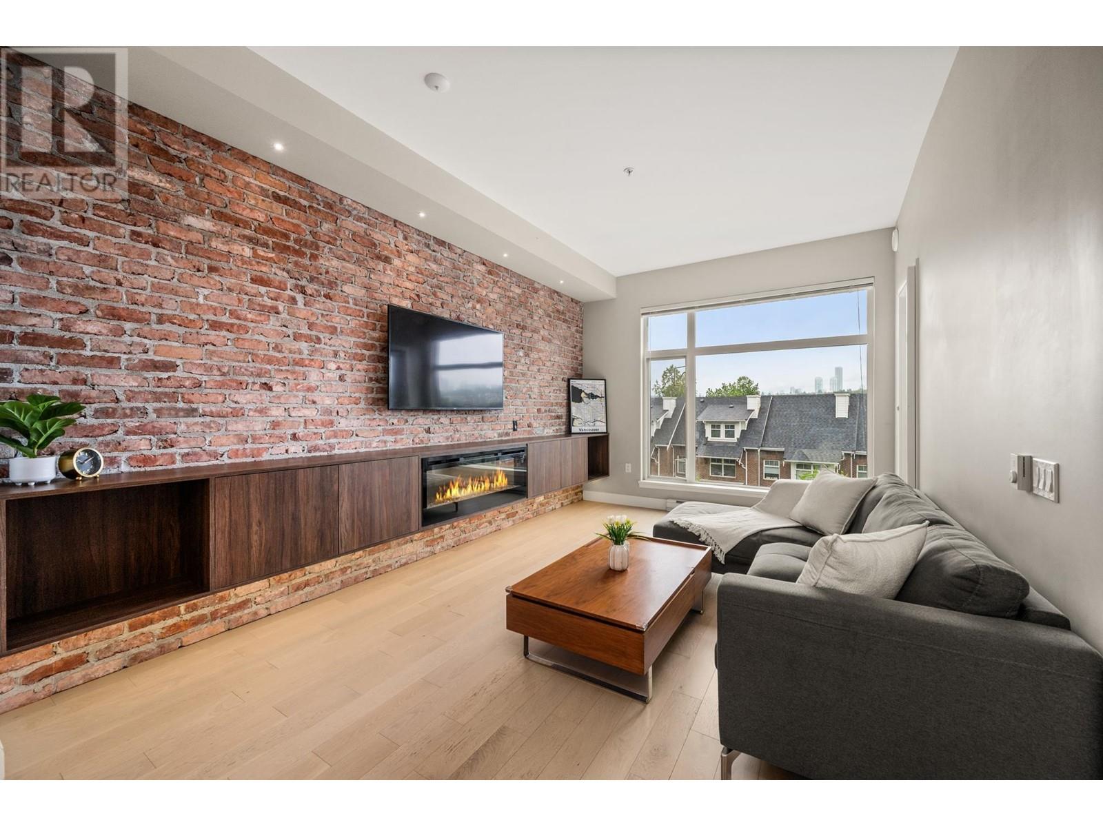 304 262 Salter Street, New Westminster, British Columbia  V3M 0J6 - Photo 1 - R3004886