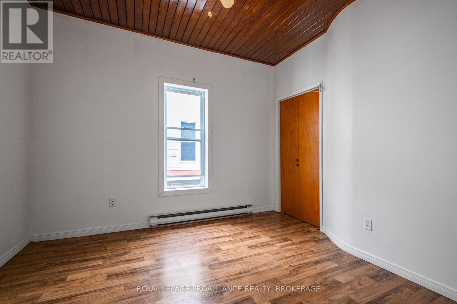 26 Rideau Street, Westport, Ontario  K0G 1X0 - Photo 11 - X12159922