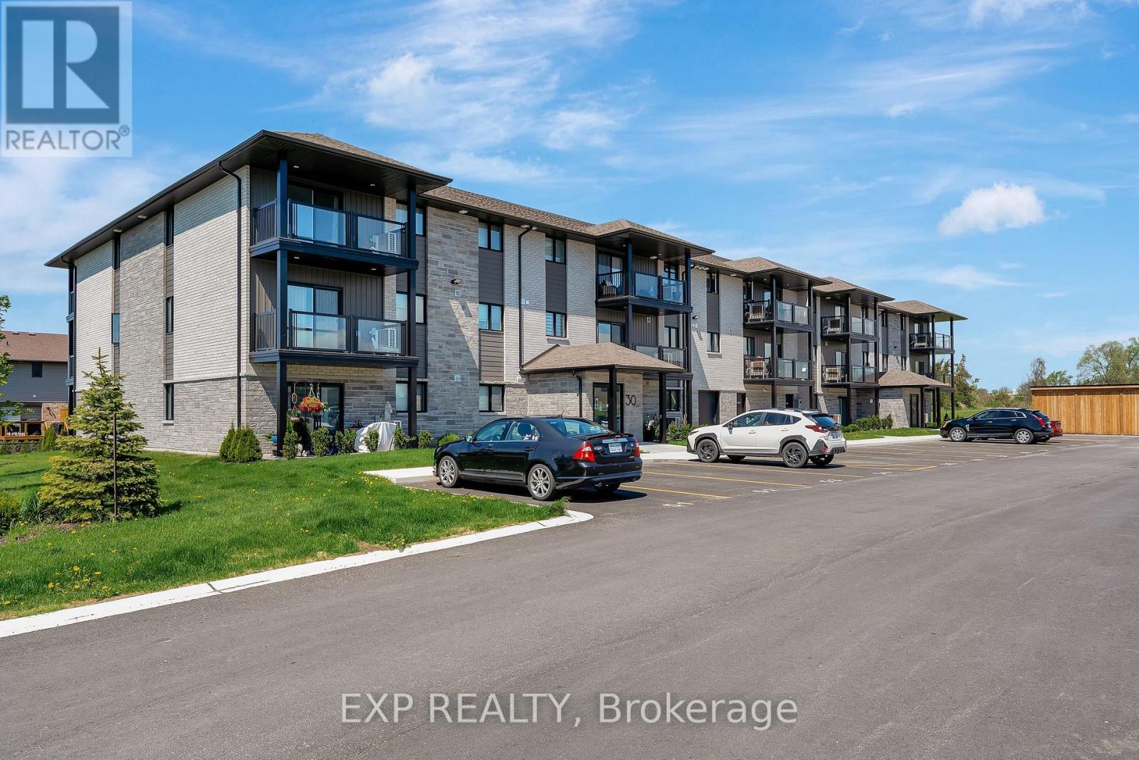 303 - 30 HILLSIDE MEADOW DRIVE, Quinte West, Ontario