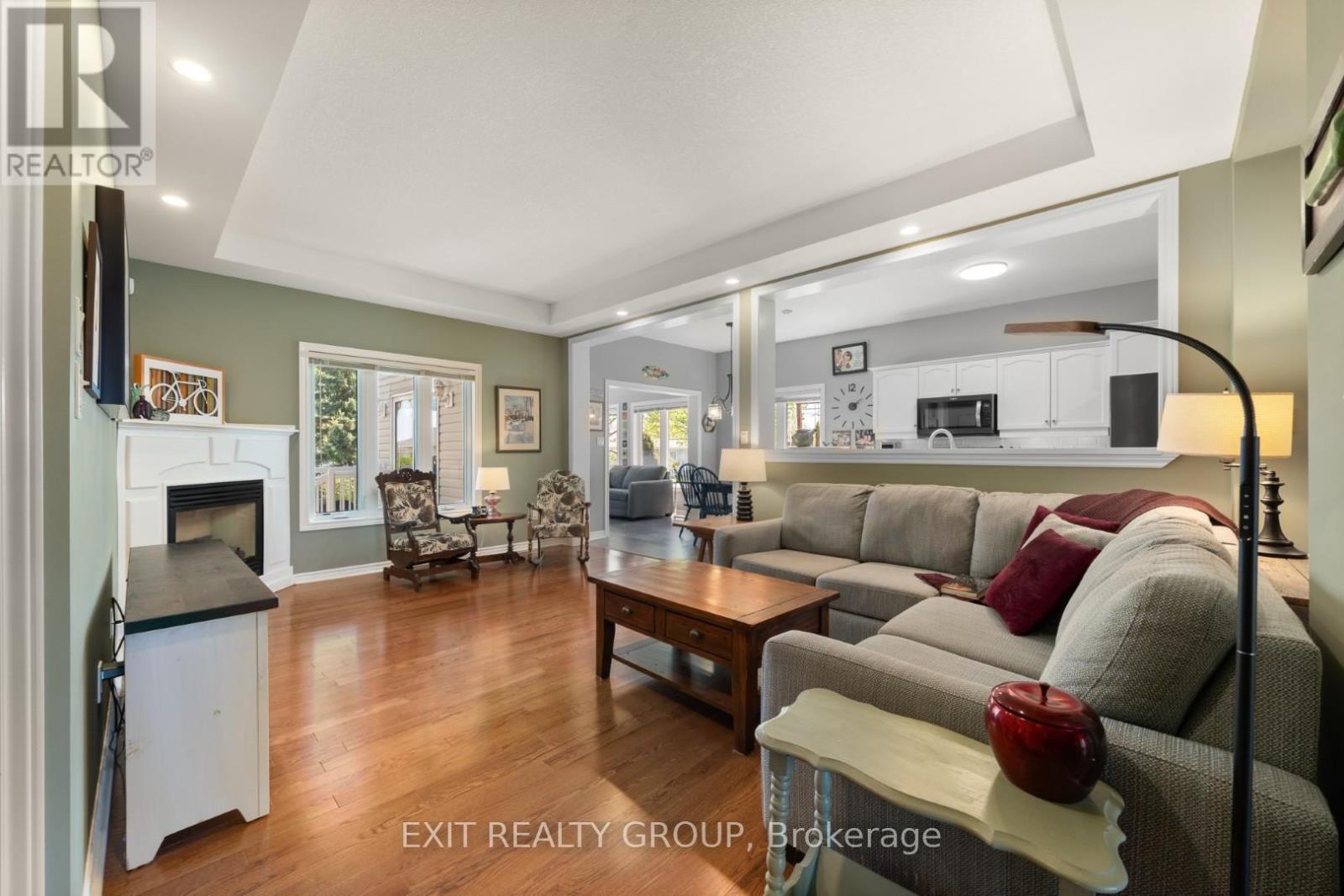 12 Aletha Drive, Prince Edward County, Ontario  K0K 3L0 - Photo 11 - X12160367