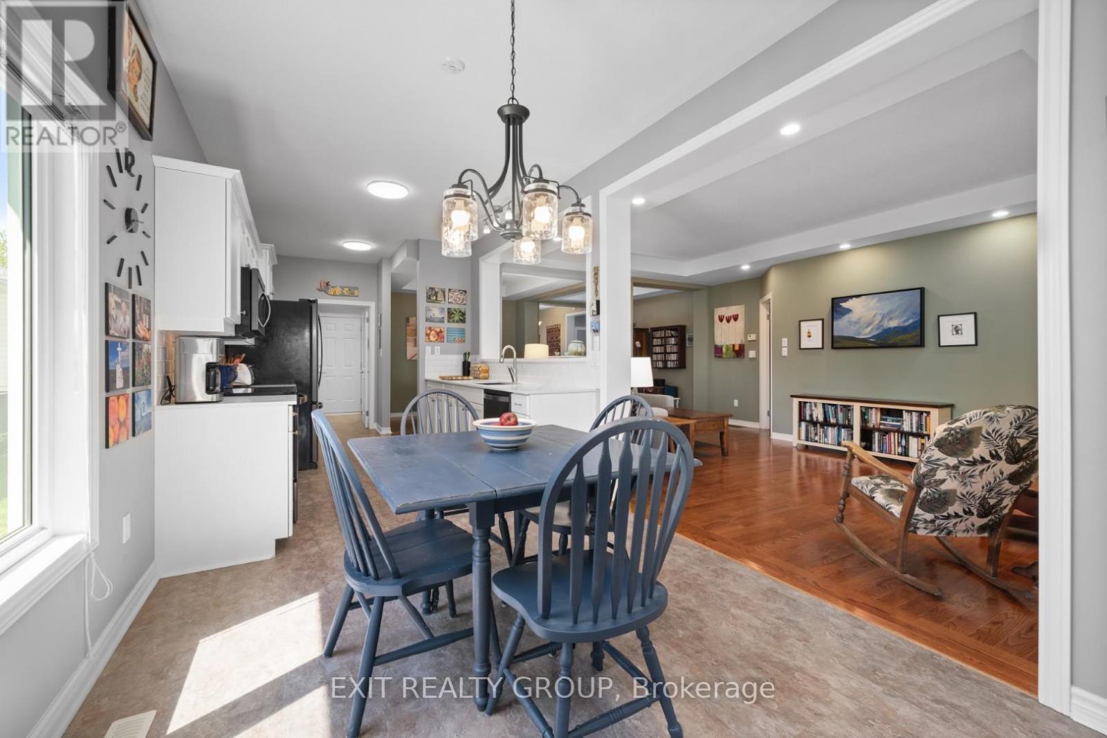 12 Aletha Drive, Prince Edward County, Ontario  K0K 3L0 - Photo 24 - X12160367