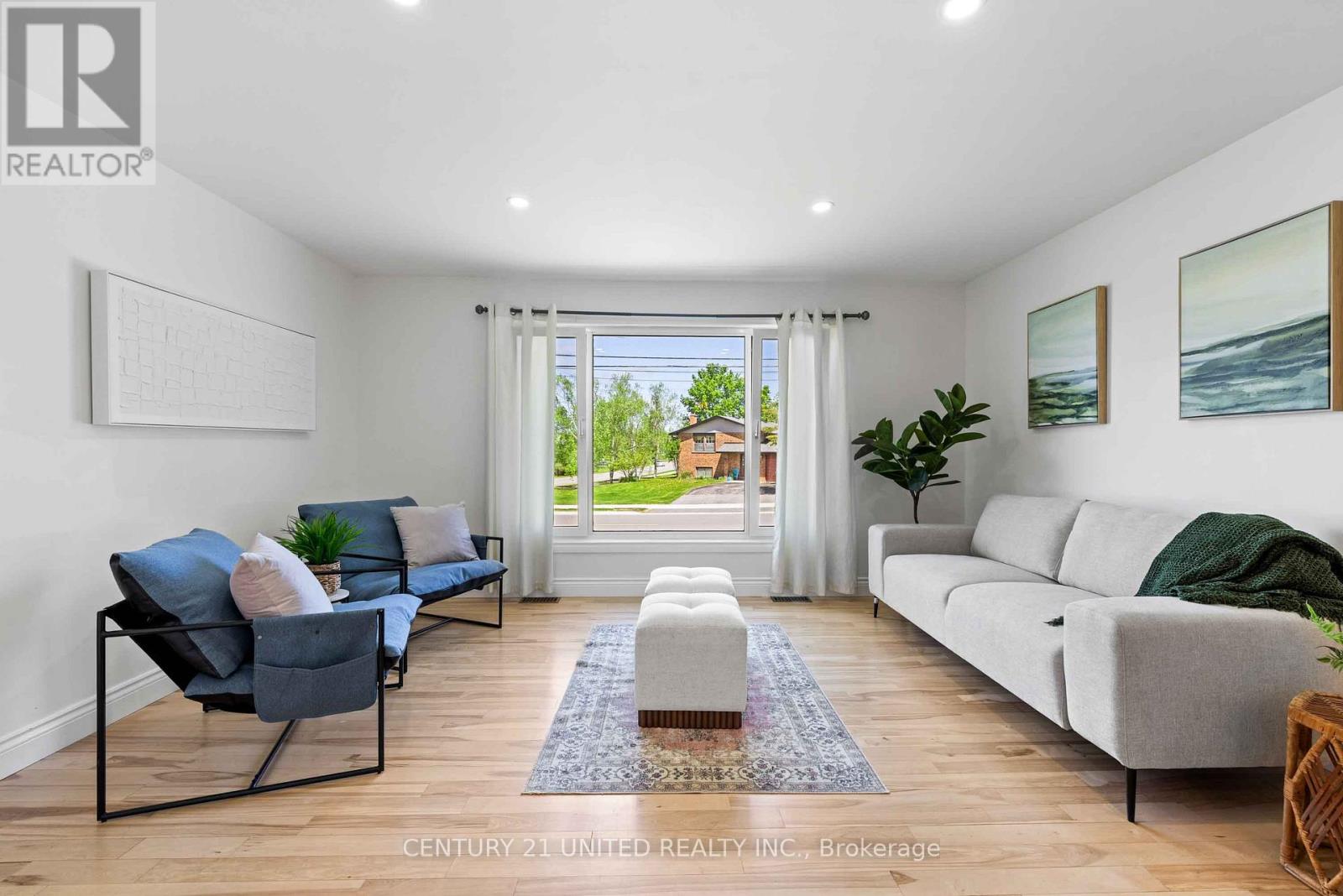 7 Hillside Drive, Kawartha Lakes, Ontario  K9V 1A4 - Photo 6 - X12160719