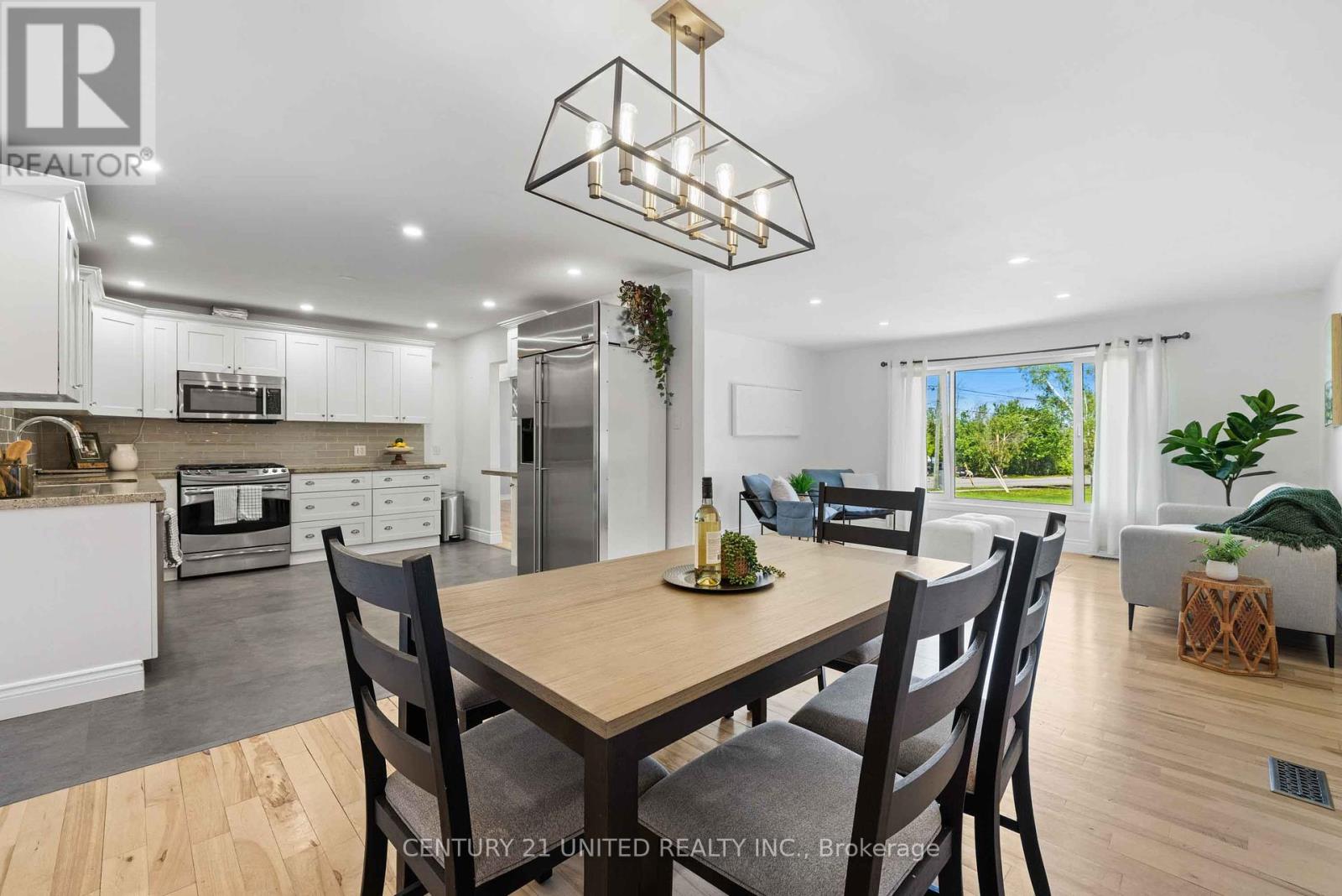 7 Hillside Drive, Kawartha Lakes, Ontario  K9V 1A4 - Photo 8 - X12160719