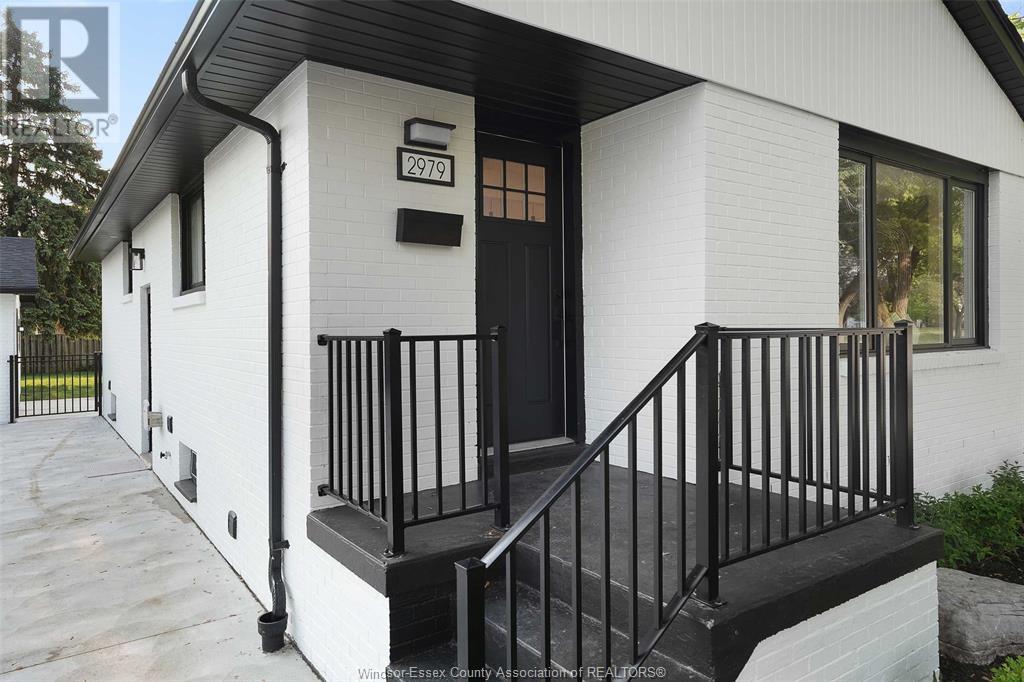2979 Rivard, Windsor, Ontario  N8T 2J1 - Photo 4 - 25012589