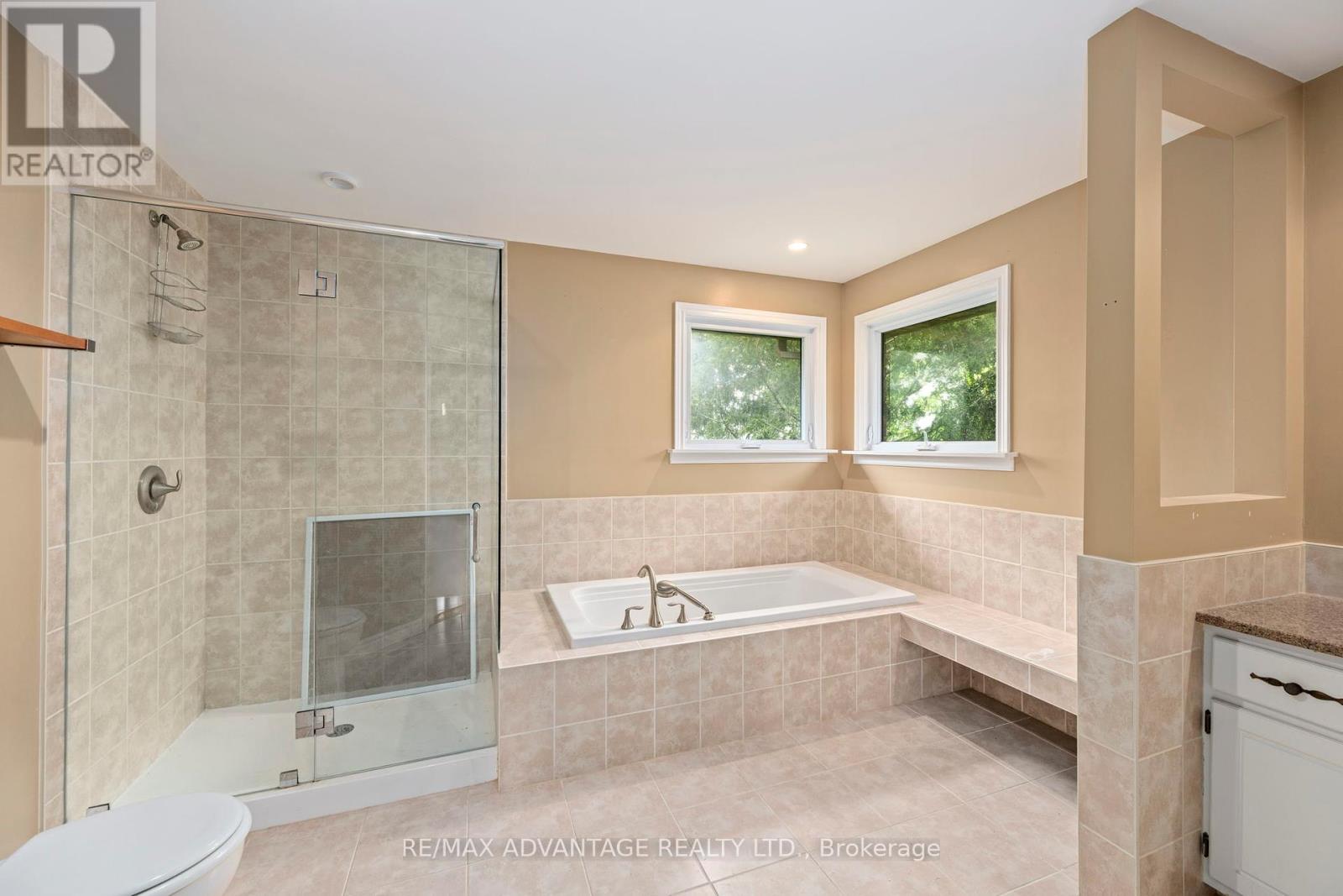 62 Parks Edge Close, London South, Ontario  N6K 3P8 - Photo 21 - X12159909