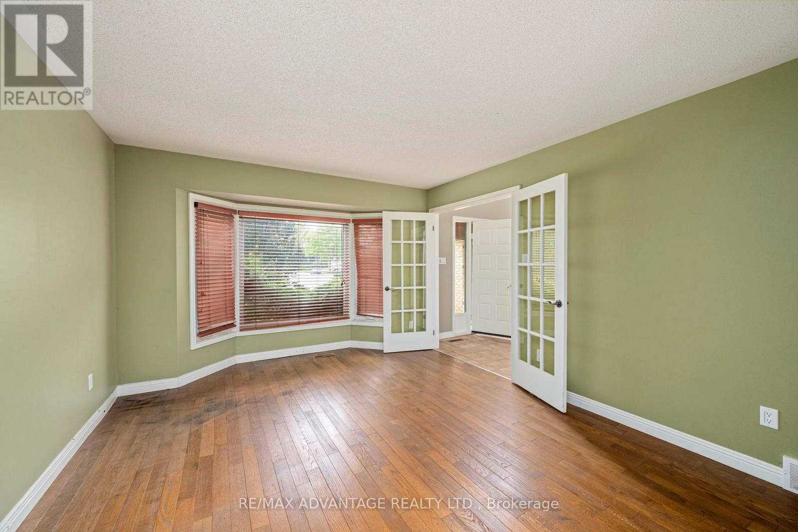 62 Parks Edge Close, London South, Ontario  N6K 3P8 - Photo 5 - X12159909