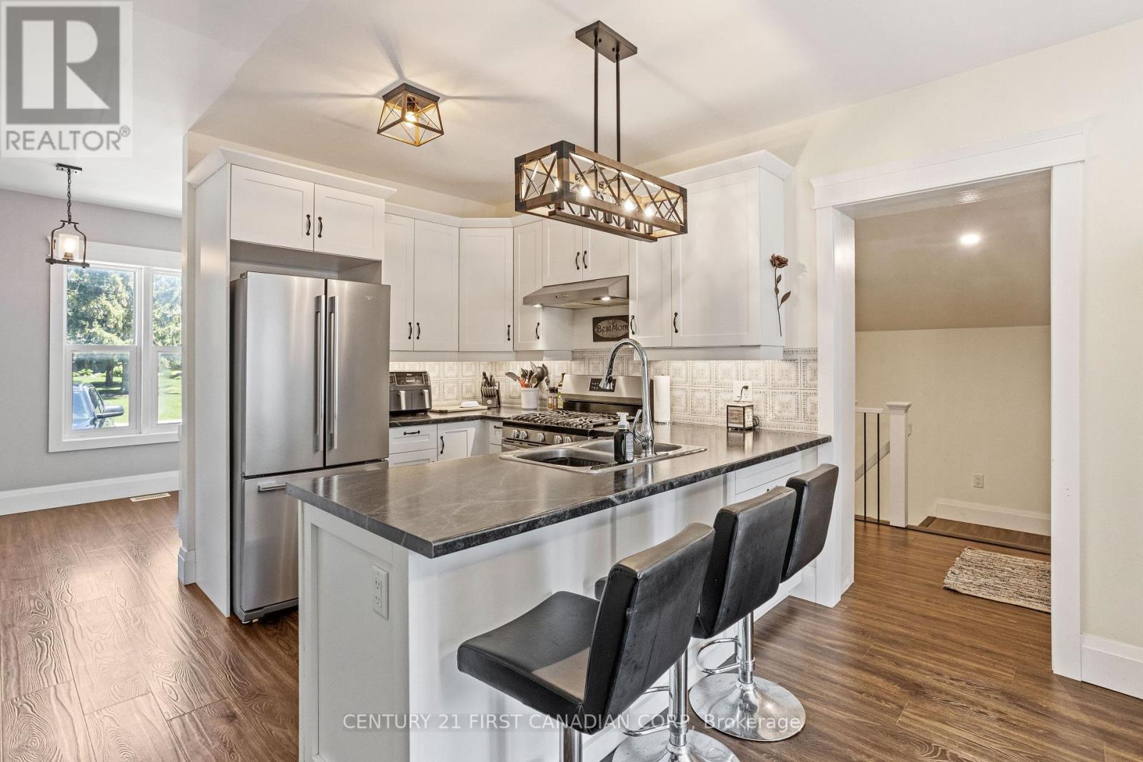 3199 Mount Carmel Drive, North Middlesex (Mount Carmel), Ontario  N0M 1N0 - Photo 14 - X12160100