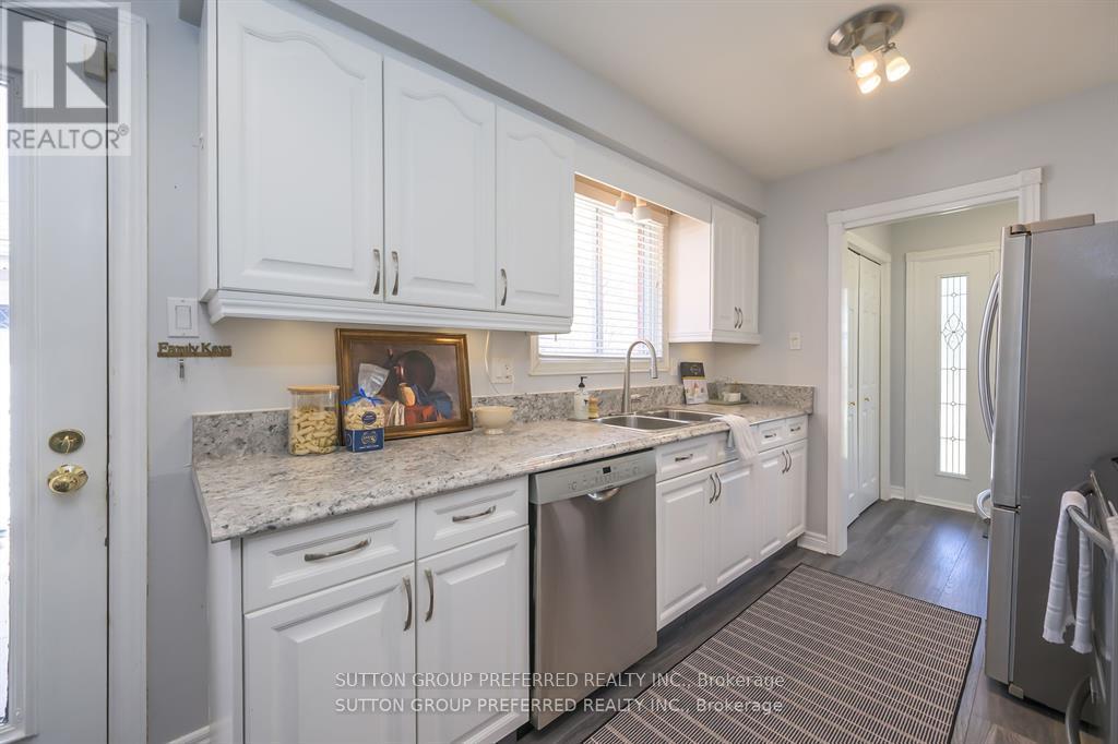 Photo 10 of 46 for 144 Meridene Crescent W
