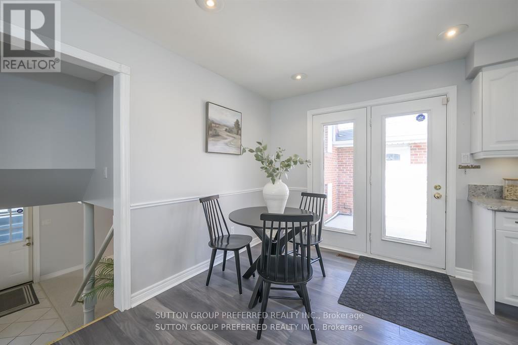 Photo 11 of 46 for 144 Meridene Crescent W