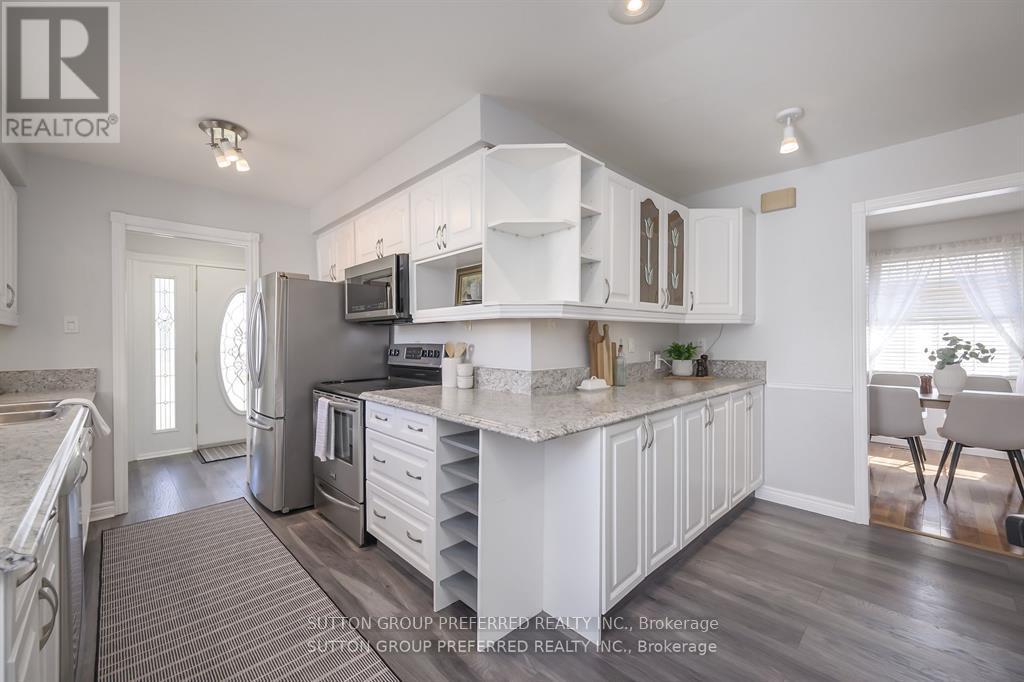Photo 12 of 46 for 144 Meridene Crescent W
