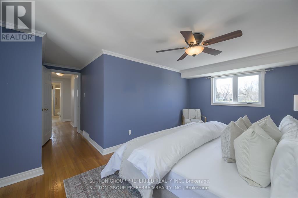 Photo 15 of 46 for 144 Meridene Crescent W