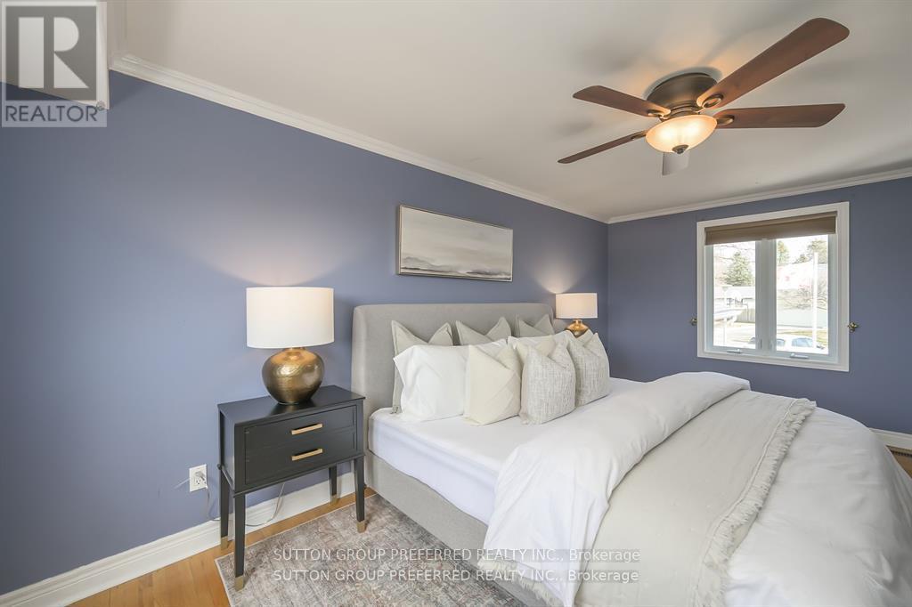 Photo 16 of 46 for 144 Meridene Crescent W