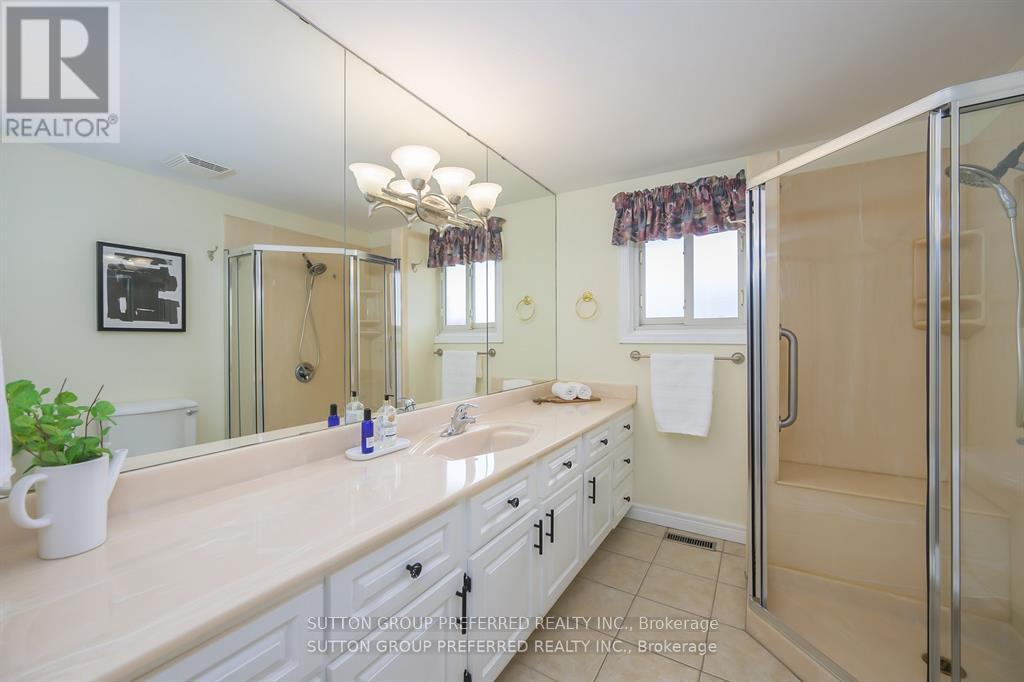 Photo 21 of 46 for 144 Meridene Crescent W