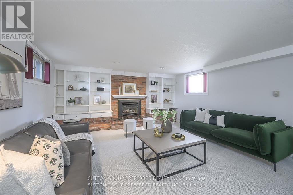 Photo 24 of 46 for 144 Meridene Crescent W