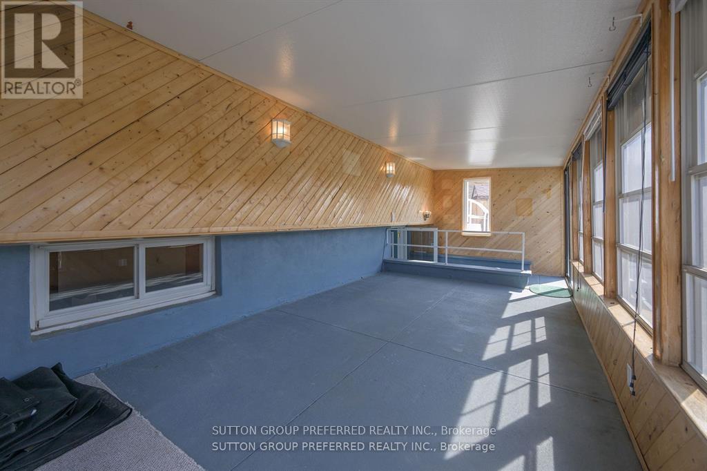 Photo 32 of 46 for 144 Meridene Crescent W