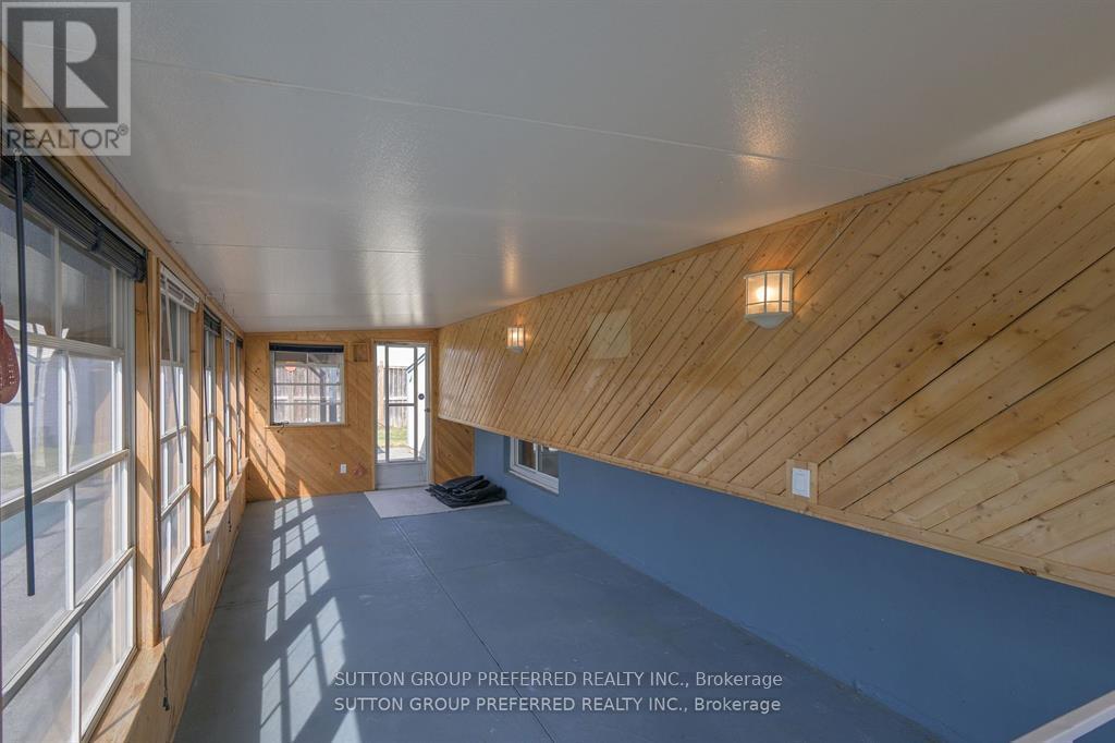 Photo 34 of 46 for 144 Meridene Crescent W