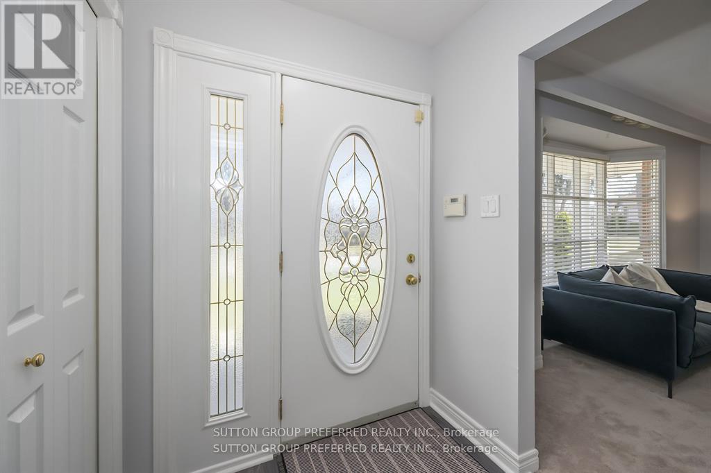 144 Meridene Crescent W, London North, Ontario  N5X 1G2 - Photo 4 - X12160119