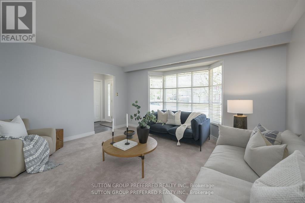 Photo 5 of 46 for 144 Meridene Crescent W