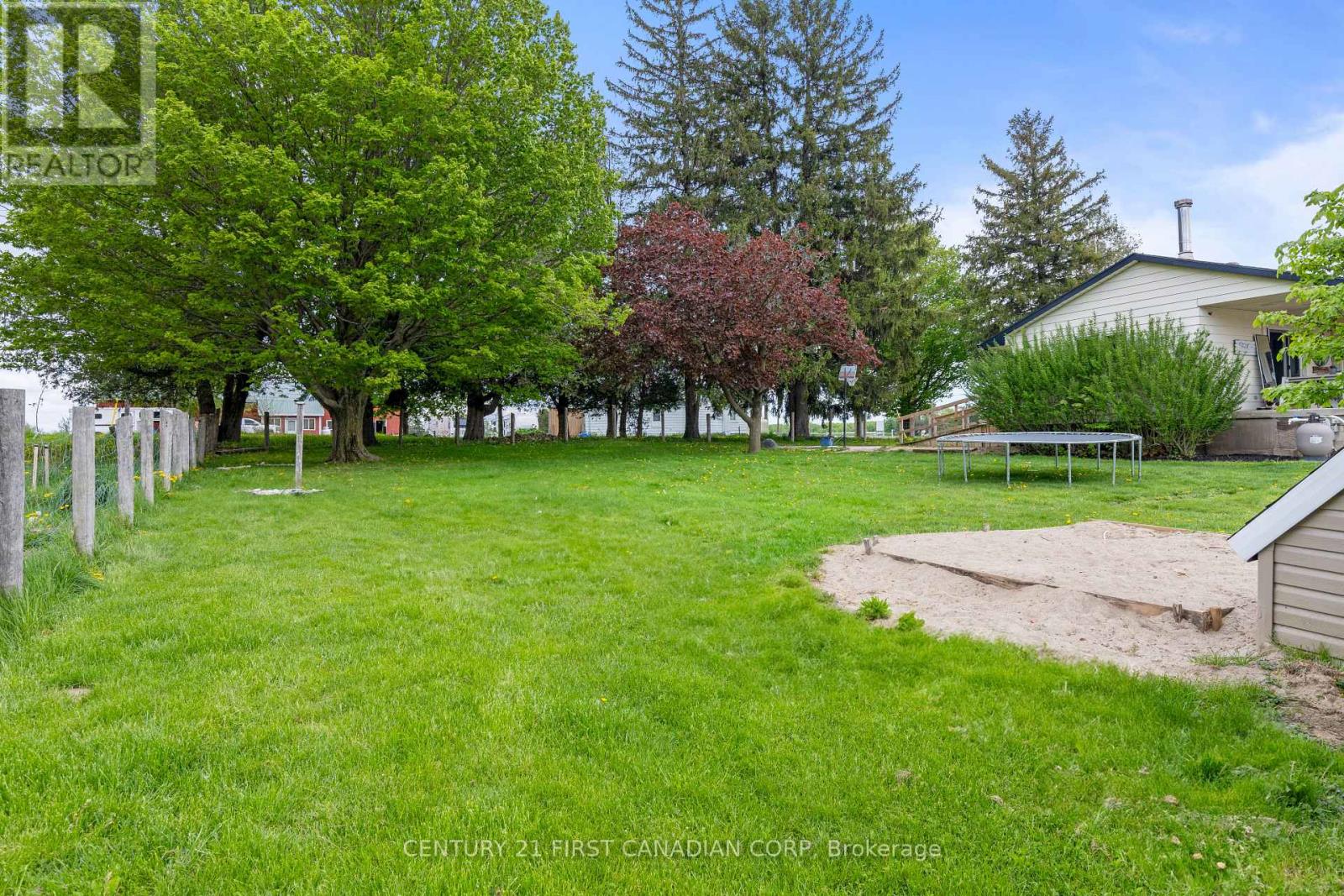 5270 Trafalgar Street, Thames Centre, Ontario  N0L 1G4 - Photo 34 - X12160124