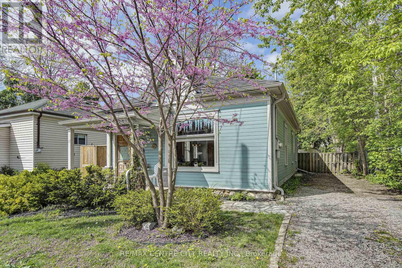 21 Queens Place, London East, Ontario  N5W 3V7 - Photo 2 - X12160190